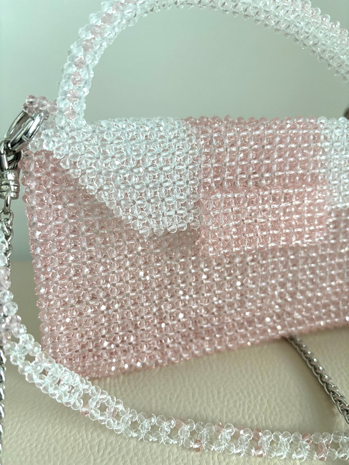 Handtasche aus Glasperlen rosa/weiß - GRAYSS FASHION