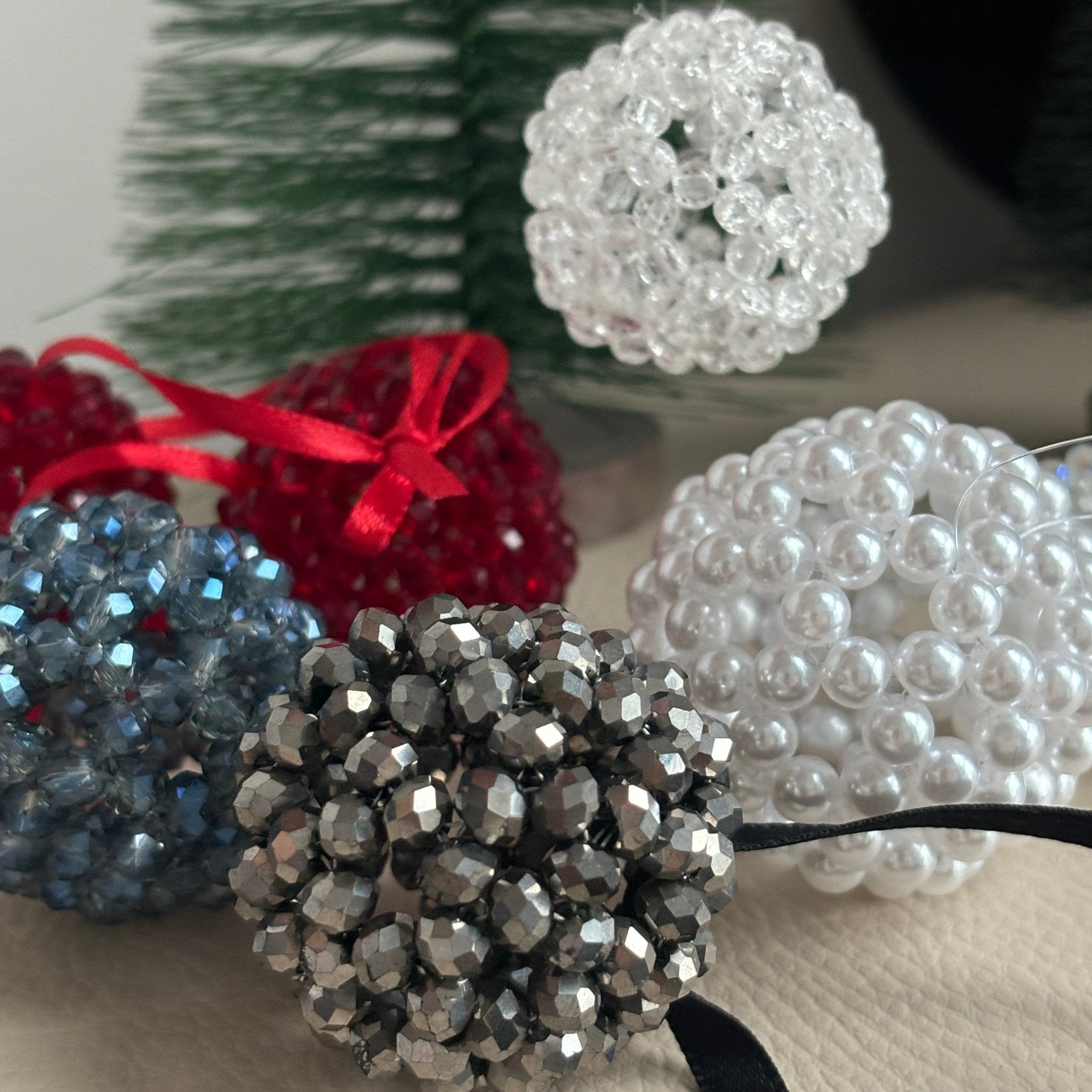 Tannenbaum Kugeln aus Perlen/Glas - GRAYSS FASHION