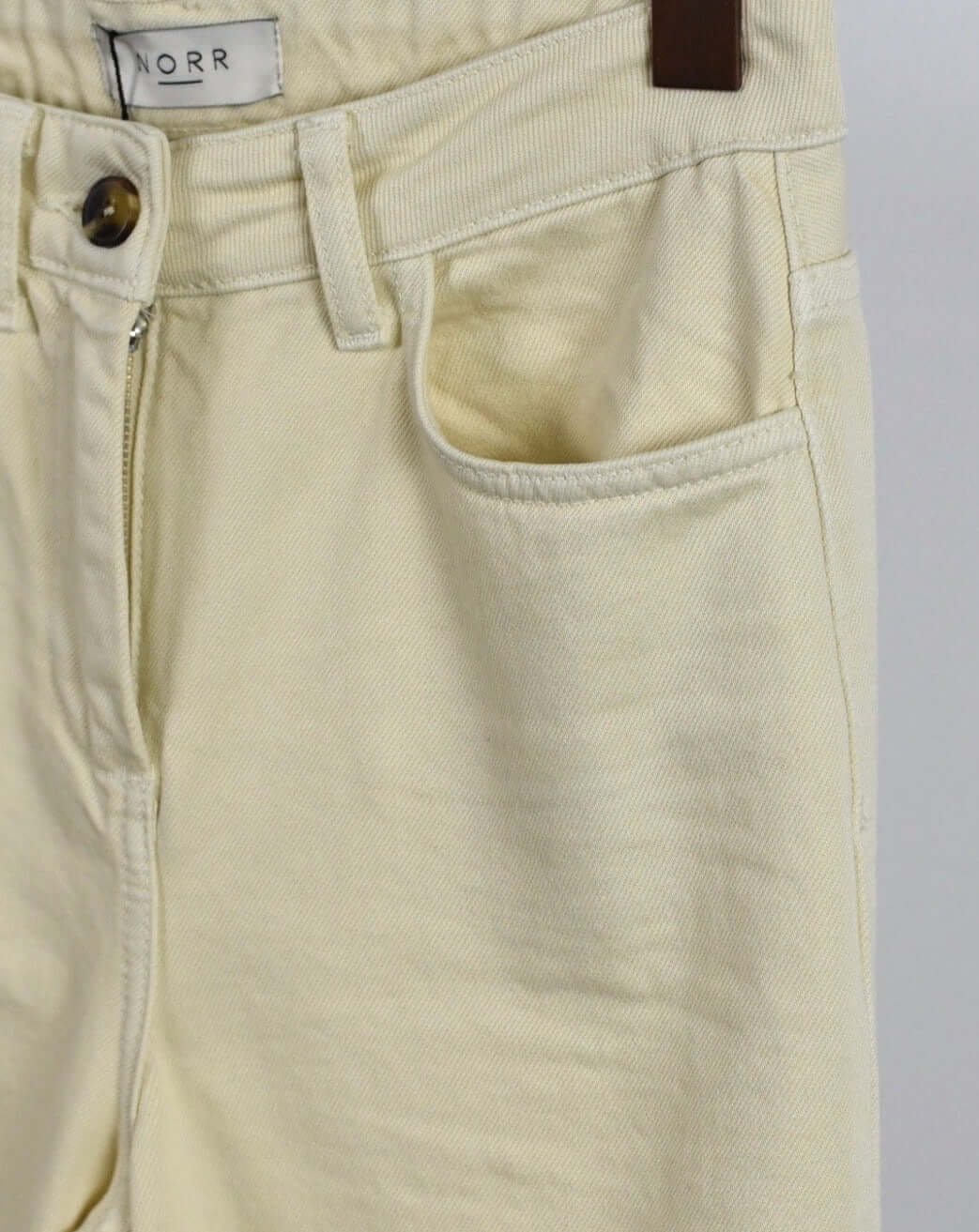 NORR High-Waist-Jeans creme - GRAYSS FASHION